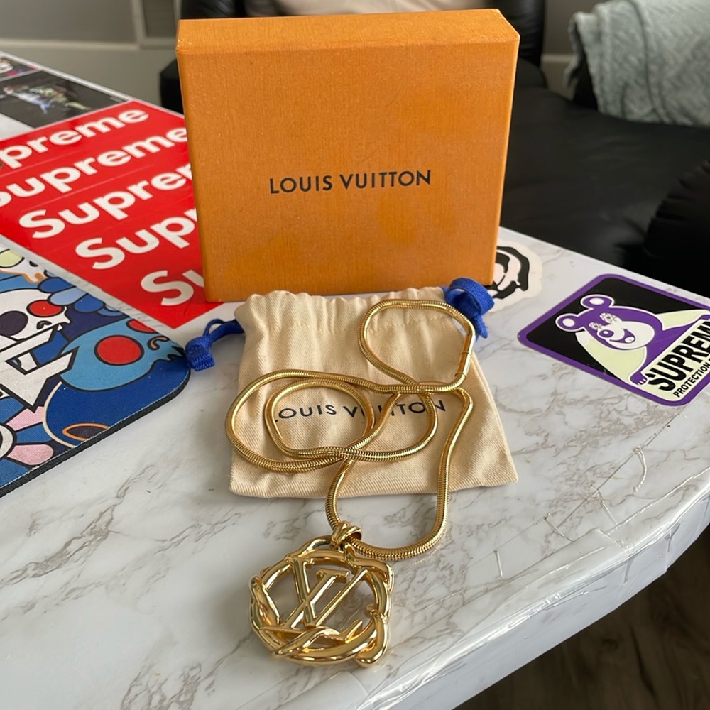 Louis Vuitton gold chain